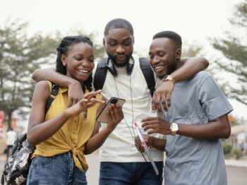 African students with smartphone